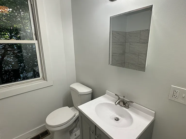 242 Newhall St #1 — Photo 21