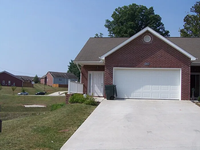 7920 Ellisville Ln