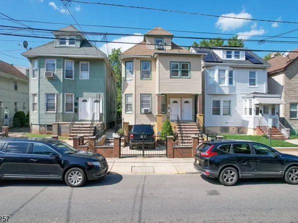 742 Jackson Ave, Elizabeth City, NJ 07201