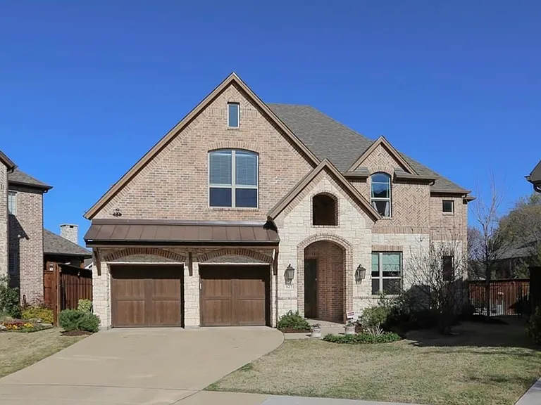 127 Whispering Hills Ct — Photo 1