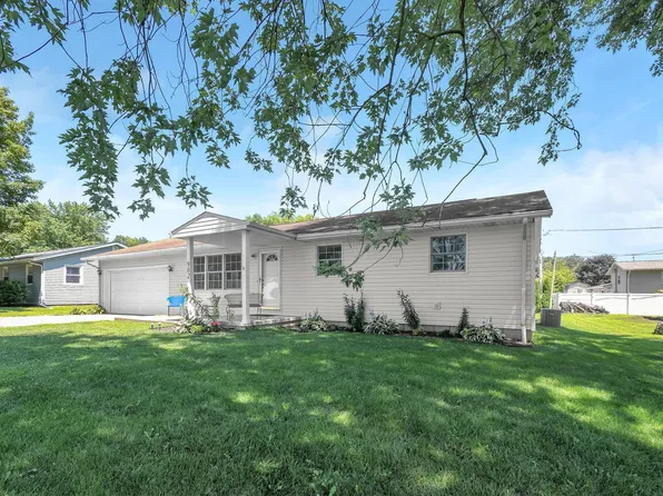 902 Terrace Dr, Heath, OH 43056