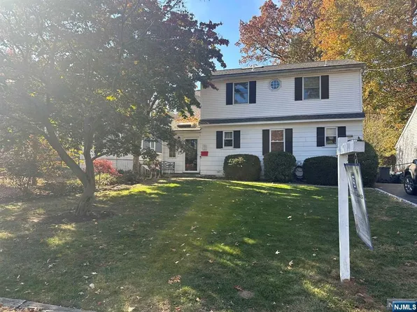 72 Merritt Ave, Dumont, NJ 07628