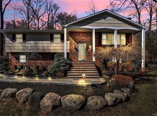 24 Bedell Rd, Katonah, NY 10536