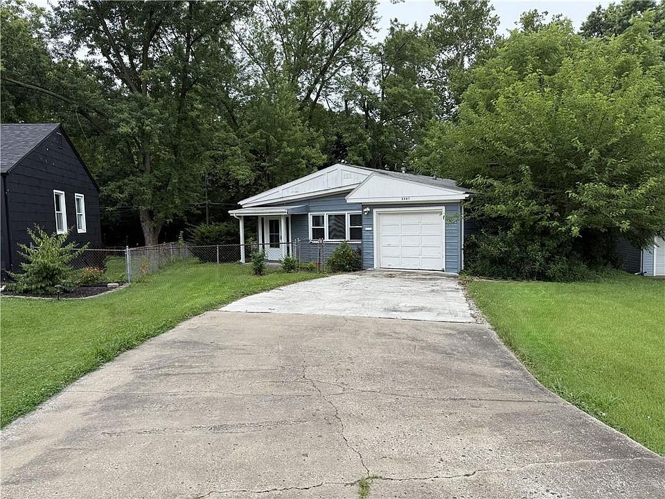 1st image of 2407 NE 57th Ter