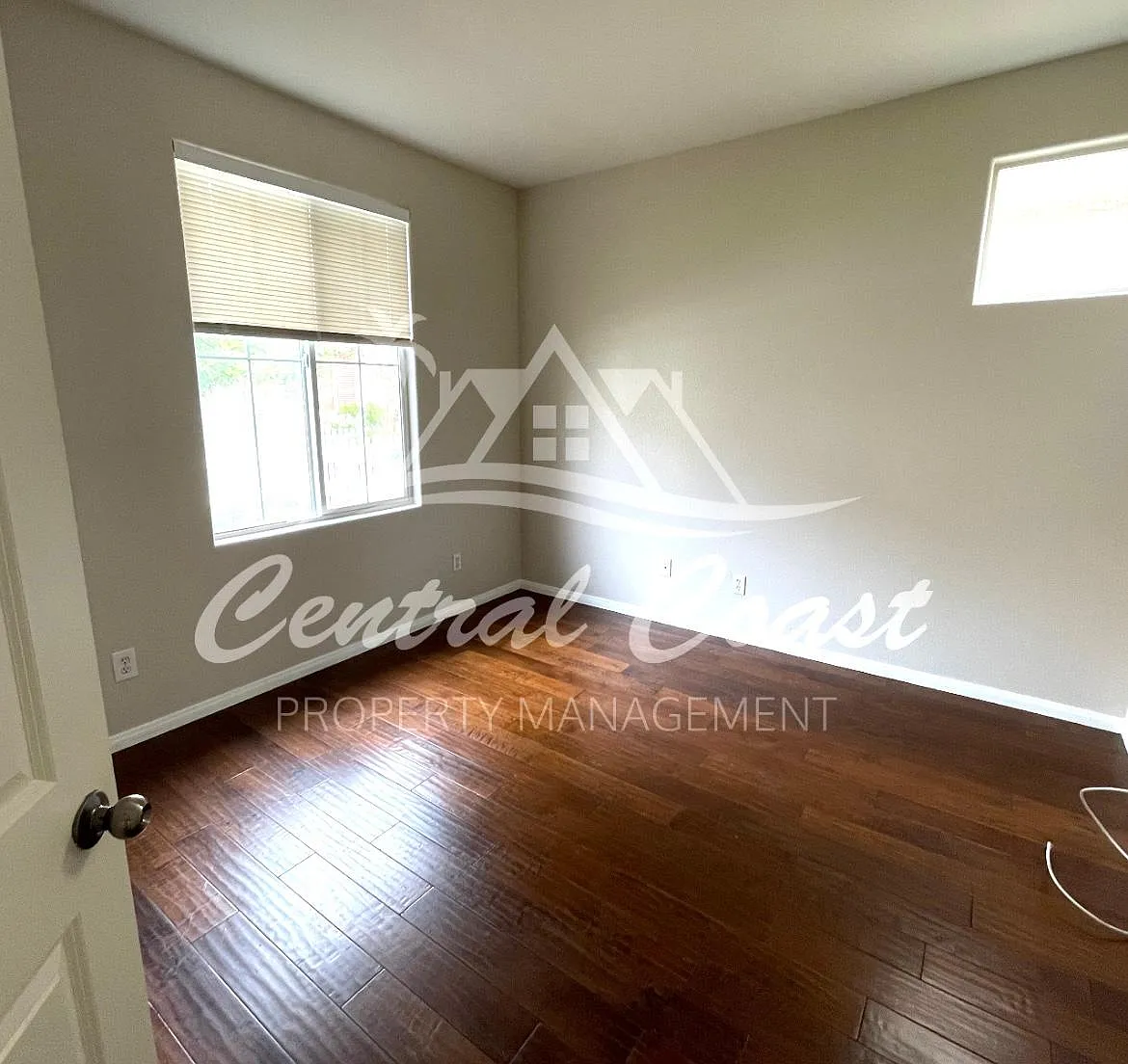 2235 Nightshade Ln — Photo 2