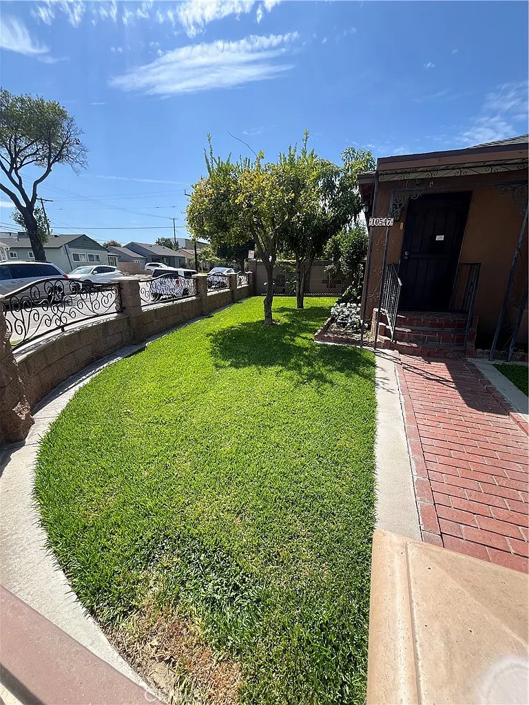 3 bed, 1221 sqft, $3,650 — Photo 3
