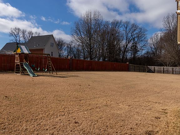 5th image of 4101 Chelsea Cir
