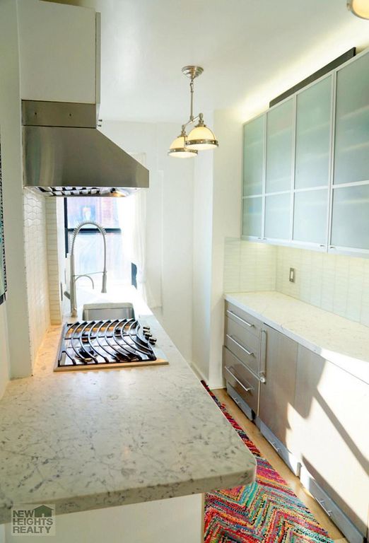 2 Bed 1 Bath Property, New York • 950 Sq Ft