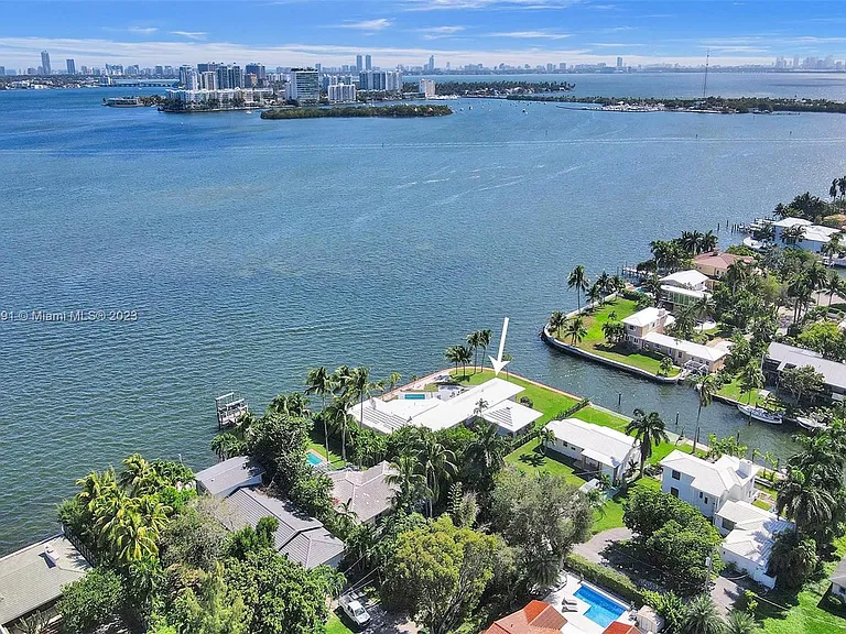 9101 N Bayshore Dr — Photo 34