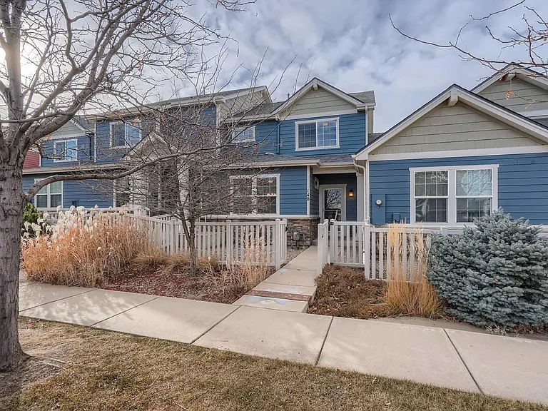 140 Jackson Dr — Photo 2