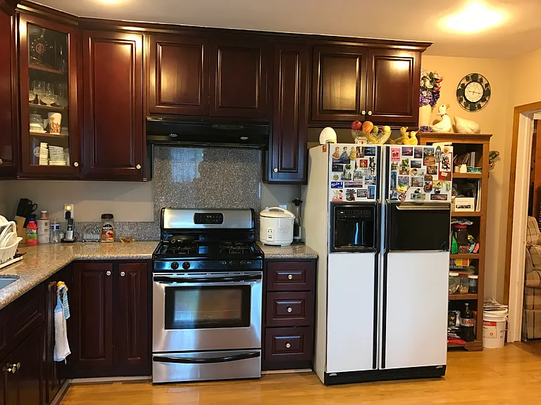 4638 Blackthorne Ave — Photo 21