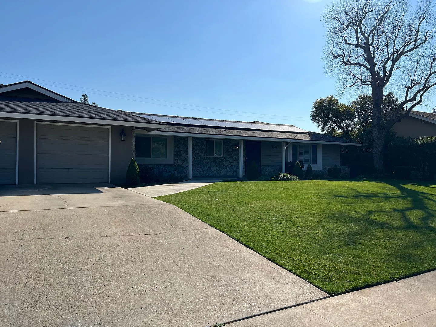 3 Bedroom 3 Bath with Pool — Photo 1