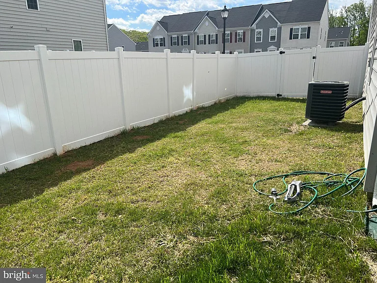 526 River Rd — Photo 41