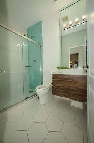 3 bed, 2.0 bath, $6,500 — Photo 4