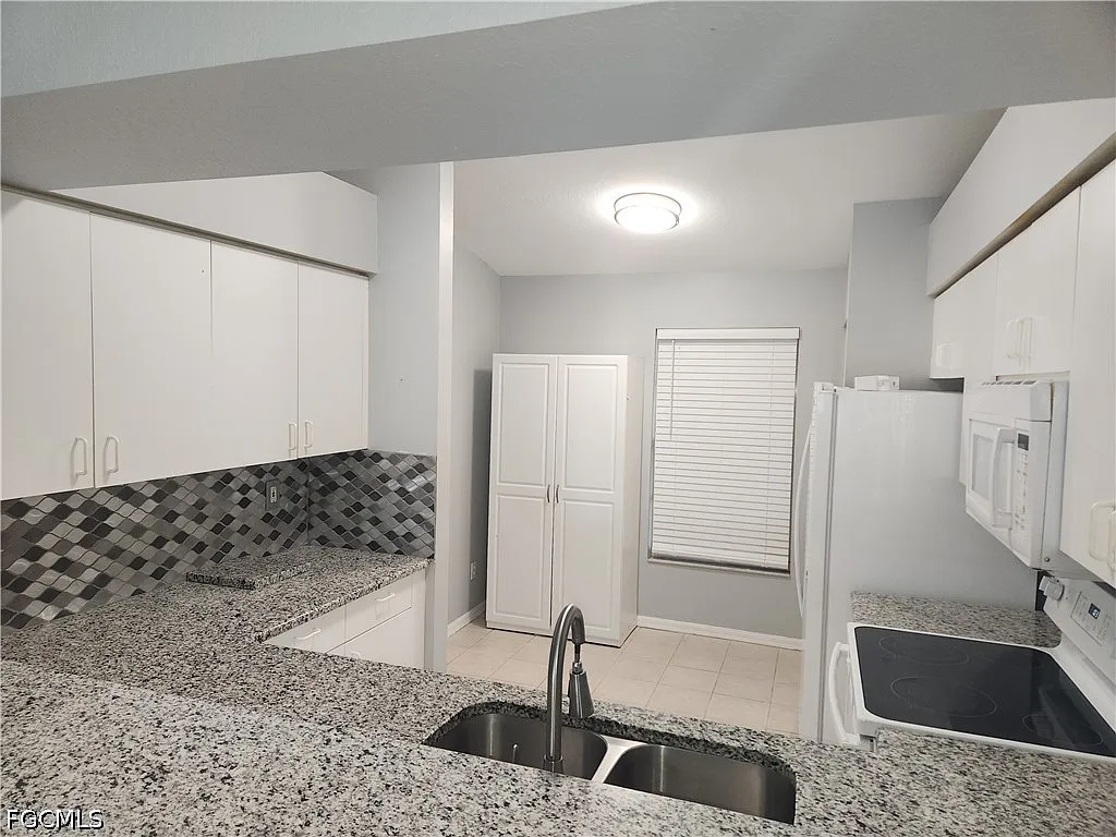 2 bed, 2.0 bath, 1442 sqft, $1,900 — Photo 4