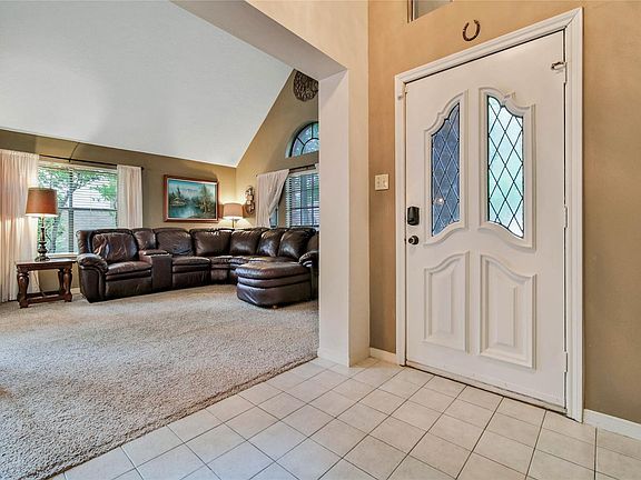 4th image of 3810 Woodbridge Dr