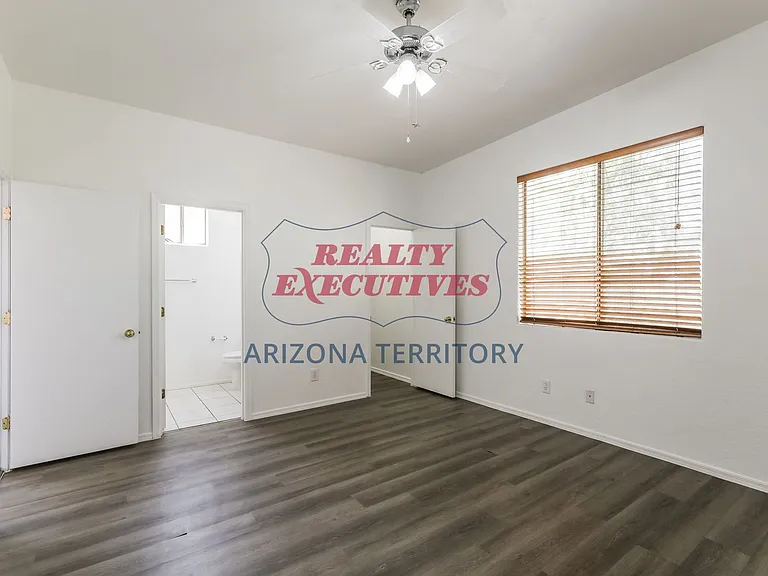 5304 E Calle Vista De Colores — Photo 13