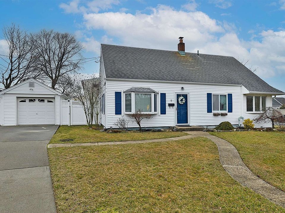 9 Meadow Lane, Levittown, NY 11756 Zillow