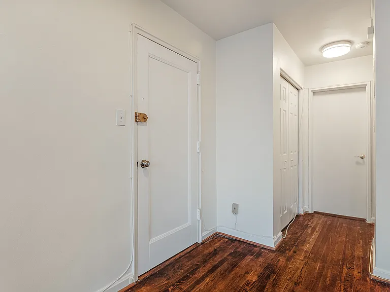 408 Independence Ave SE #202 — Photo 11