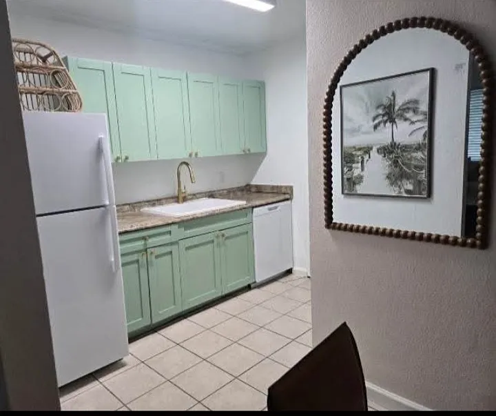2 bed, 1504 sqft, $4,200 — Photo 2