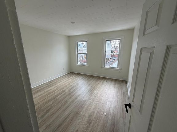 5th image of 327 Munson St Fl 2