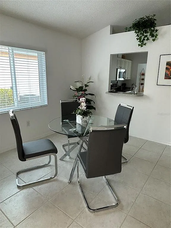 2 bed, 1477 sqft, $4,500 — Photo 3