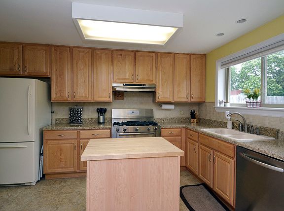 4th image of 1138 S 6th Ave