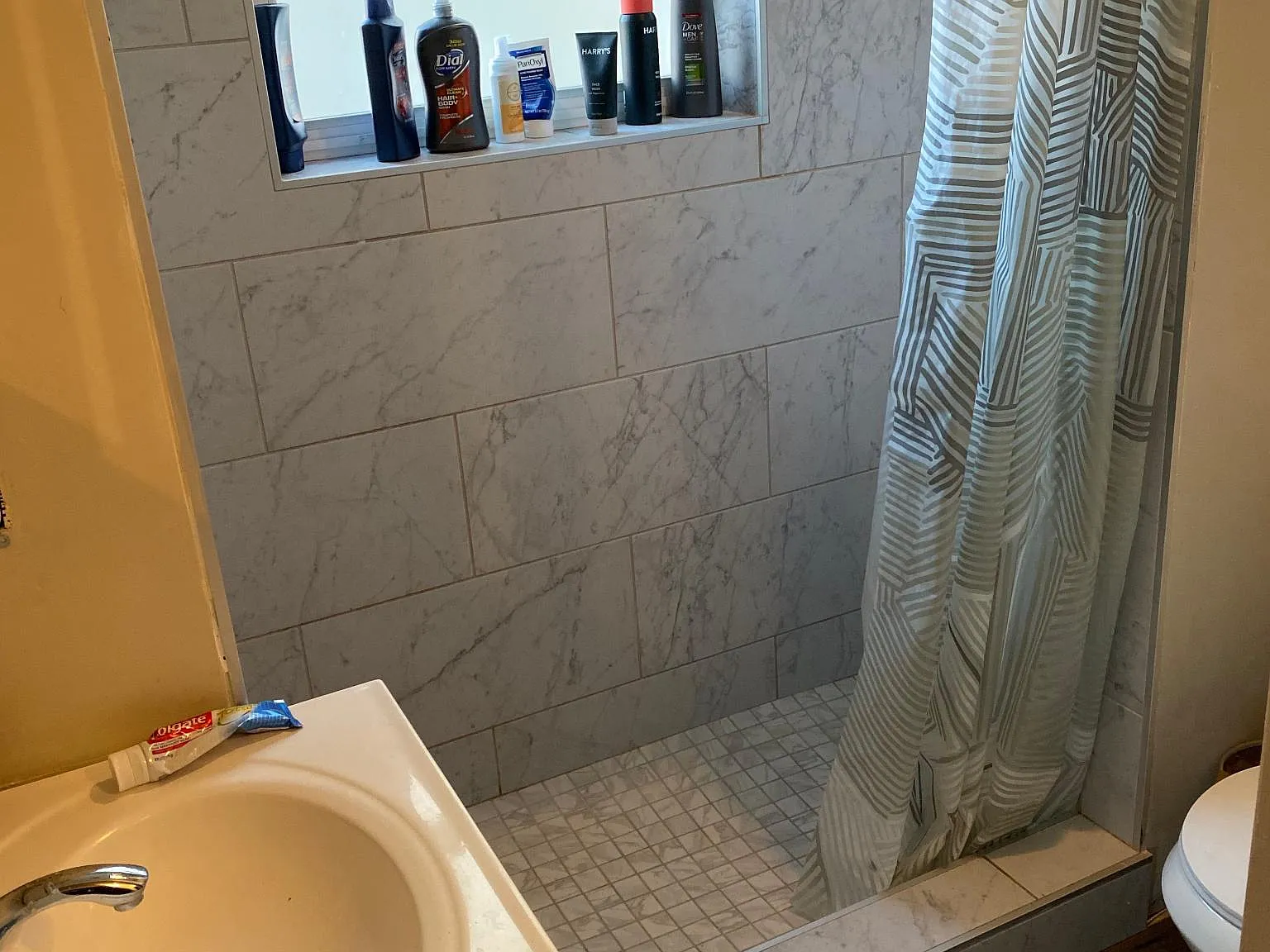 5 bed, 2121 sqft, $3,600 — Photo 4