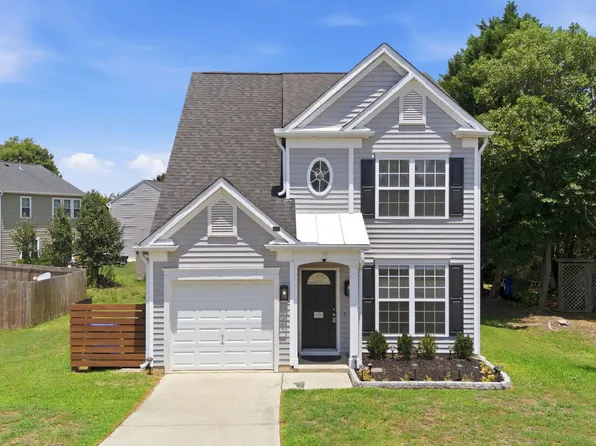 105 N Honey Springs Ave, Fuquay Varina, NC 27526
