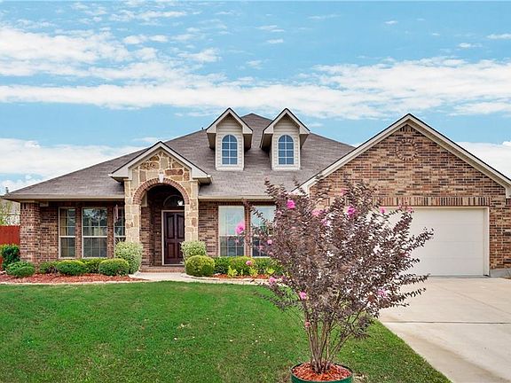 3rd image of 3011 Belmont Ct