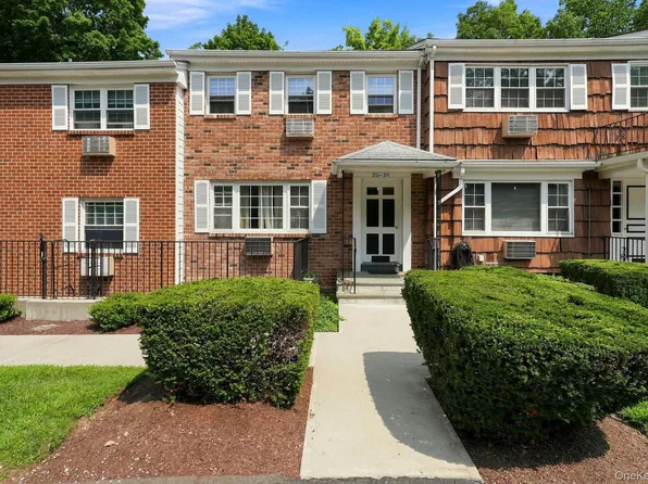 210 Woodland Hills Road #210, White Plains, NY 10603