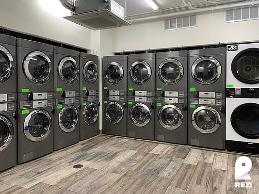 Rented by REZI | media 34