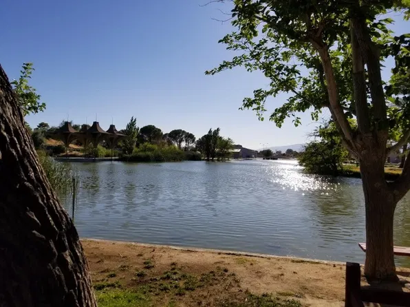 21301 Lake Shore Dr APT 6, California City, CA 93505