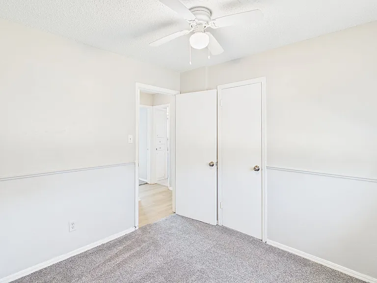 324 NW Compass Dr — Photo 15