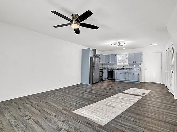 5th image of 15 Brighton Ct
