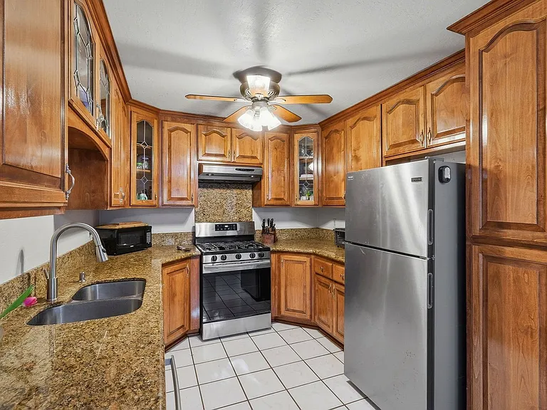 229 Silver Leaf Dr #B — Photo 3