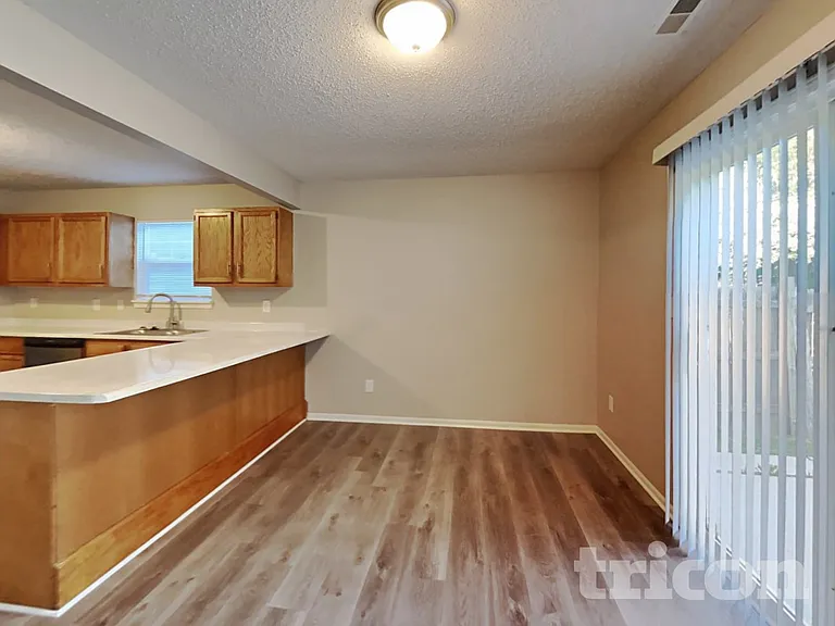 7114 Mars Dr — Photo 4