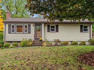 14 Buttercup Ln, Medway, MA 02053
