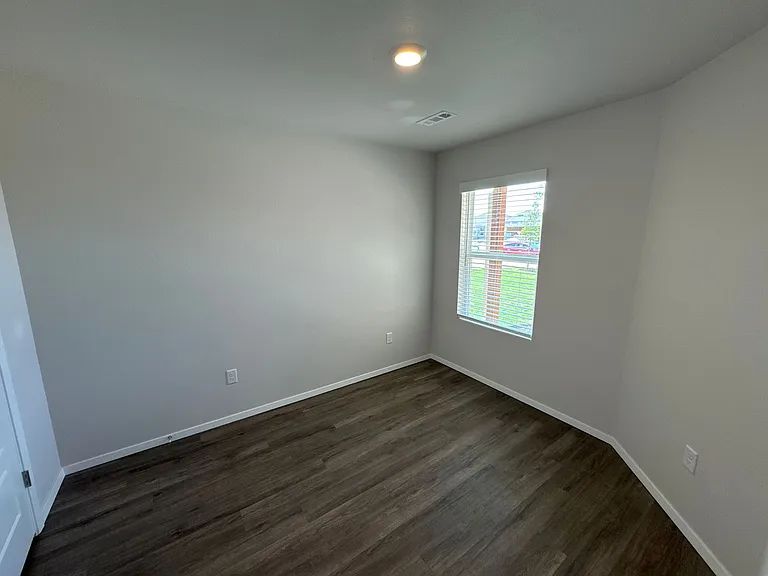 1761 Breckenridge St — Photo 4