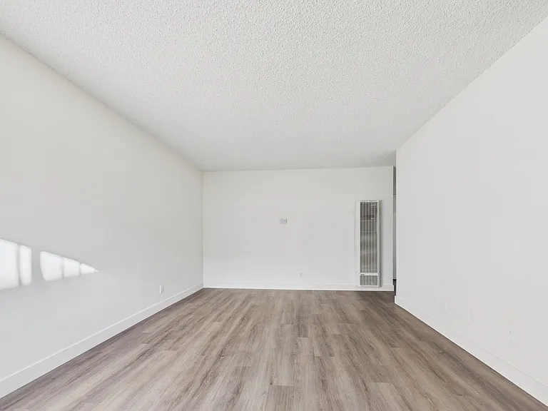Cedar Court Apartments — Photo 12