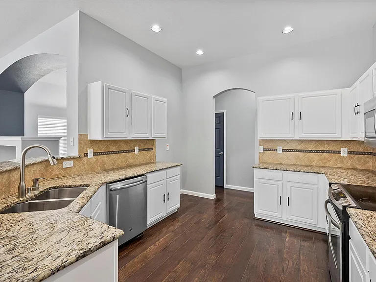 2204 Windcastle Dr — Photo 18