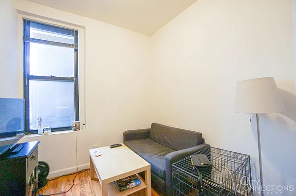 Rented by City Connections Realty | media 19