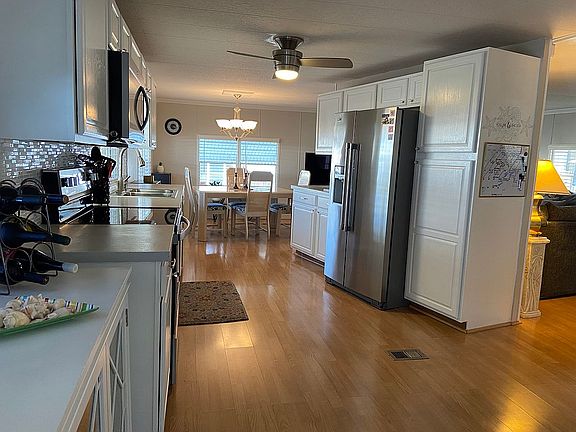 3rd image of 278 Moonwind Dr