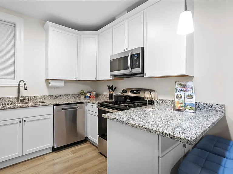 34 W Franklin St #3 — Photo 22