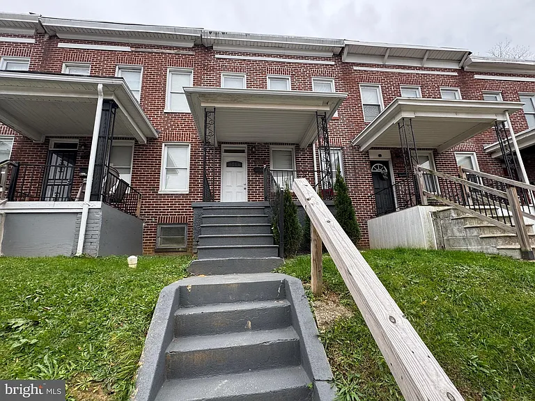 3221 Lyndale Ave — Photo 2