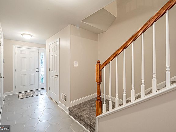 4th image of 40 Lukens Mill Dr