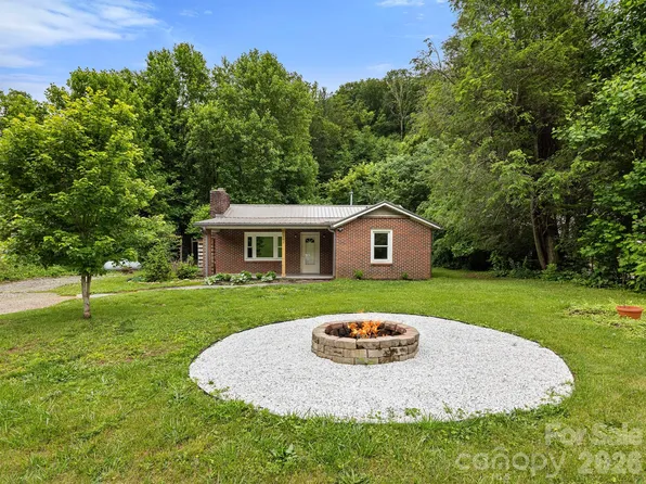 205 Old Fort Rd, Fairview, NC 28730