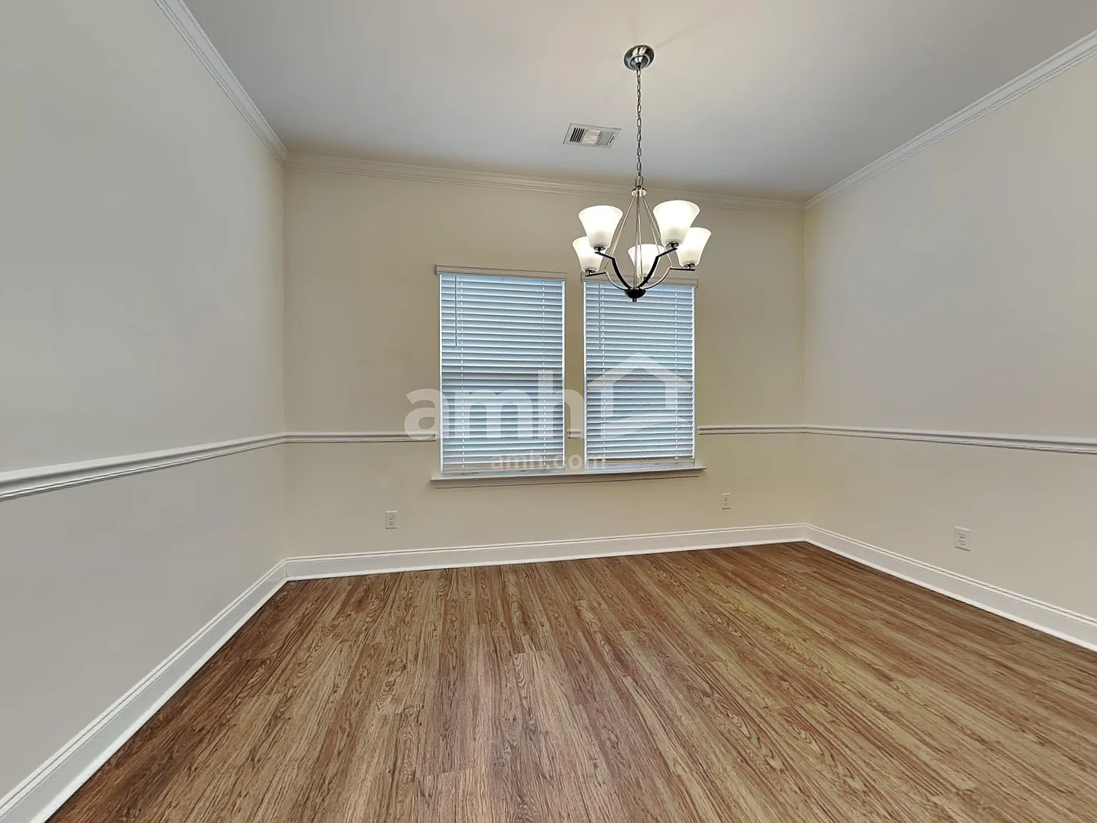 4 bed, 3.5 bath, 2266 sqft, $2,390 — Photo 4