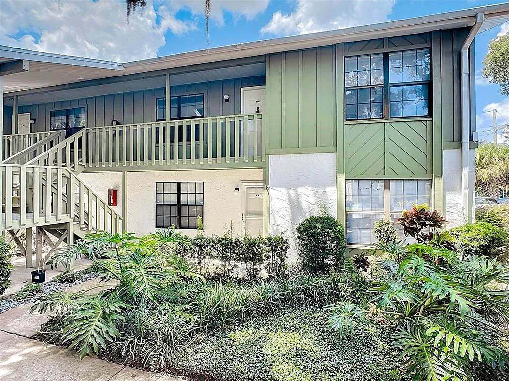 2 bed, 2.0 bath, 952 sqft, $1,350 — Photo 1