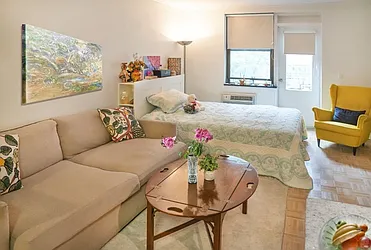 Rented by Makover Group Inc